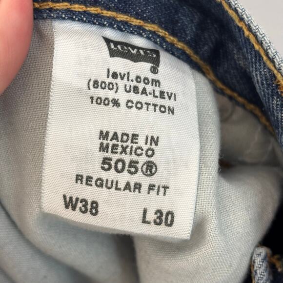Levi 505 regular fit straight leg size 38x30 - Picture 2 of 6